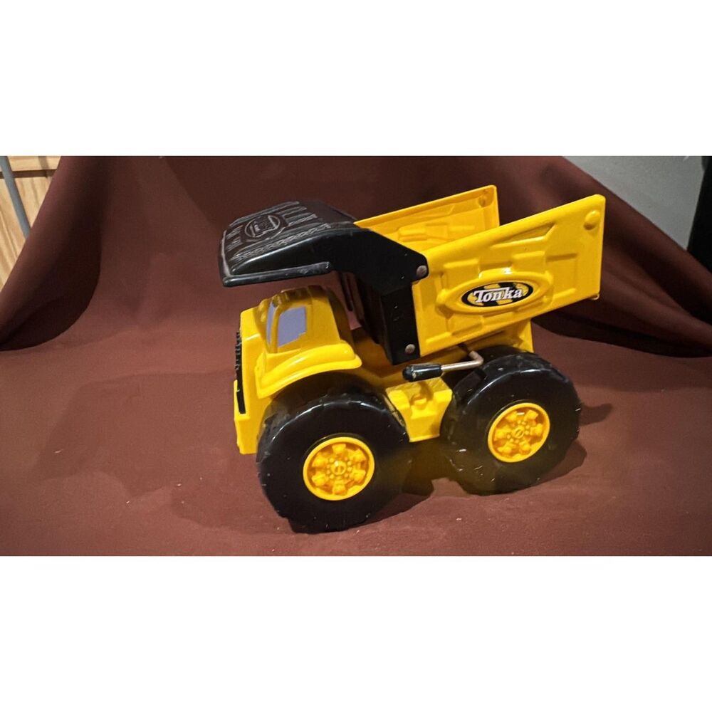 Tonka Dump Leverm truck toughest Mighty Yellow and Black